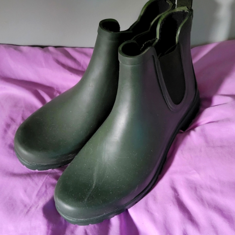 Green rubber waterproof boot womens 10